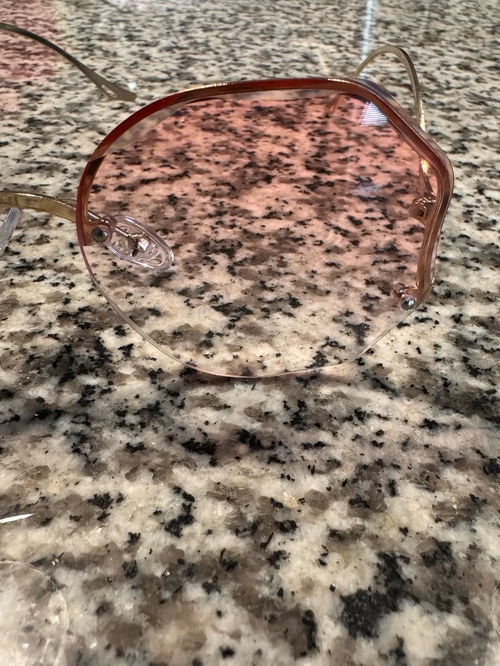 Women’s Gold Frame Sunglasses with Pink Gradient Lenses